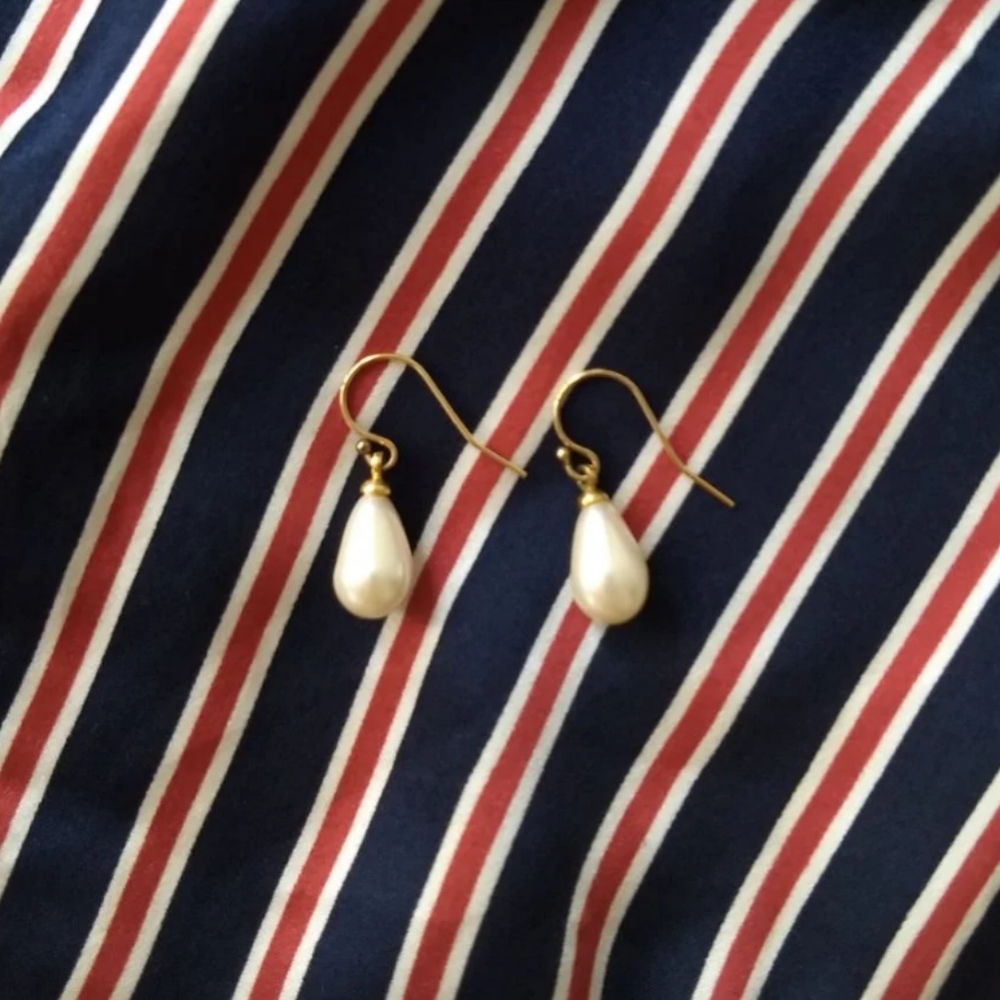 🥂Boutique Drop Earrings from Dublin - Picture 7 of 7